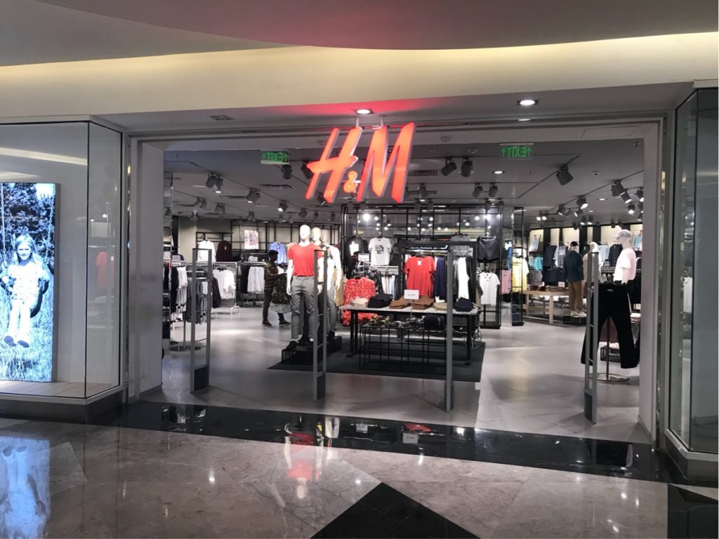 フェニッスクモールH&M