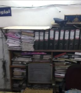 警察署の書類の山