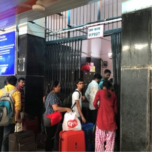 ニューデリー駅クローク