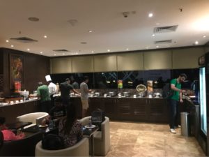 デリー空港ターミナル1ラウンジ食事