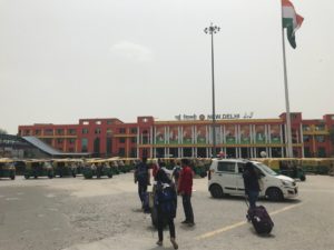 国鉄ニューデリー駅前オートリクシャー